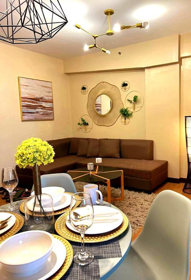 The Lancris Residences, 2 Bedrooms, 1 Bathroom, Living-Room, Kitchen & Pool Is Free Paranaque City Esterno foto