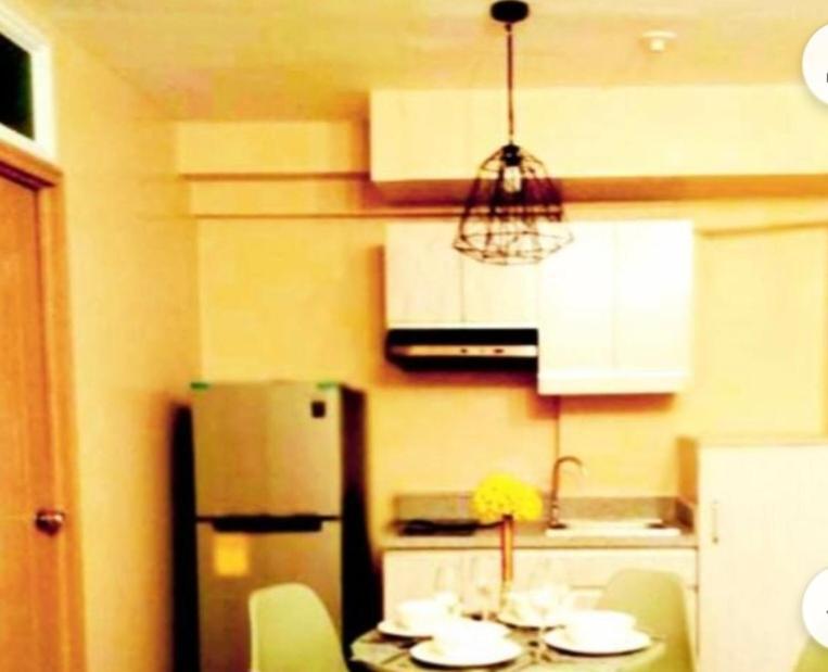 The Lancris Residences, 2 Bedrooms, 1 Bathroom, Living-Room, Kitchen & Pool Is Free Paranaque City Esterno foto
